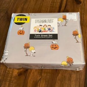COPY - Peanuts snoopy pumpkin Halloween twin shee…